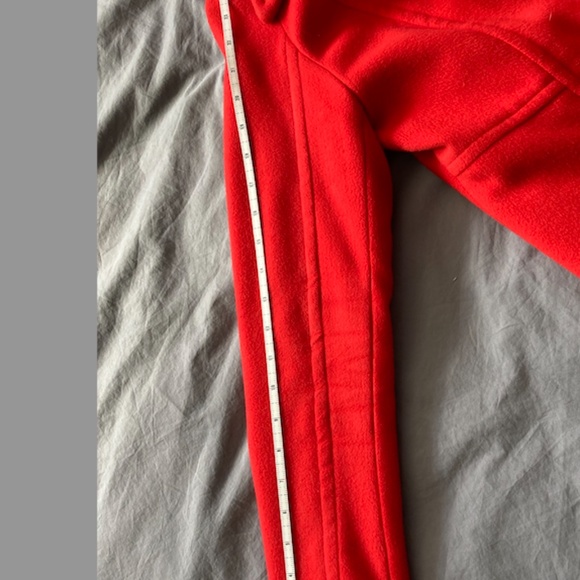 Red coat - Picture 6 of 9